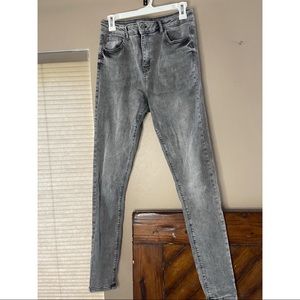 Gray high waisted denim jeans